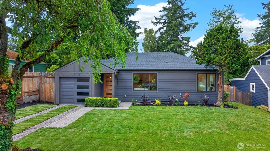3152 Ne 82nd Street, Seattle