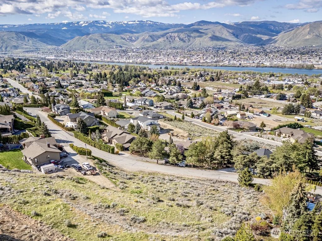 Mountain View Drive, East Wenatchee