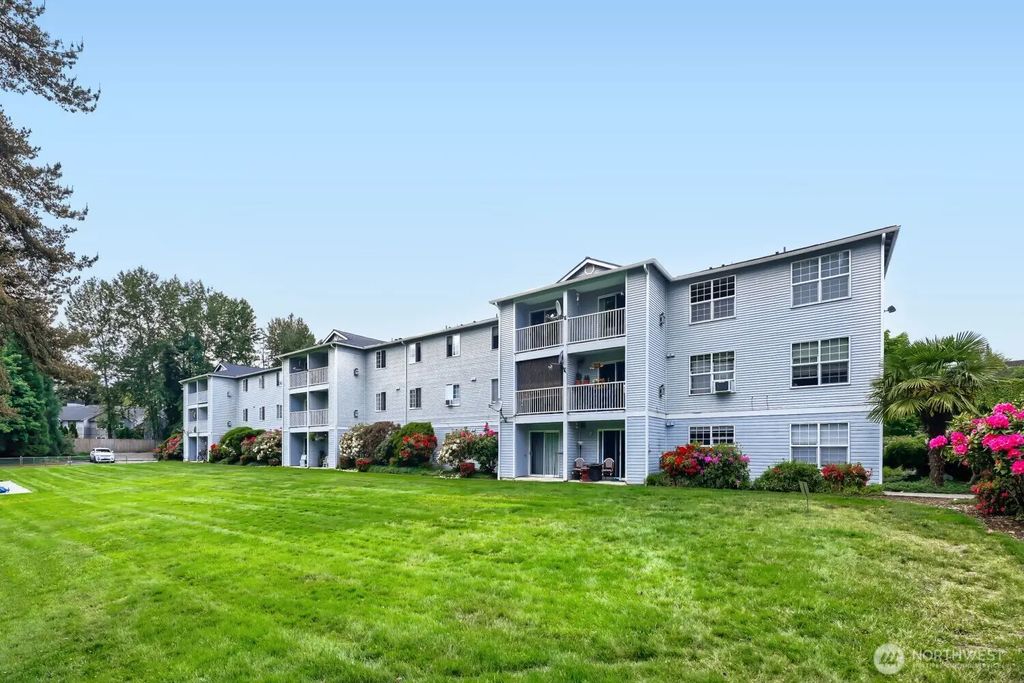 18621 Blueberry Lane B209, Monroe