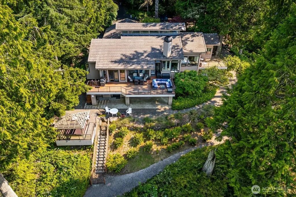 1385 E Ludlow Ridge Road, Port Ludlow