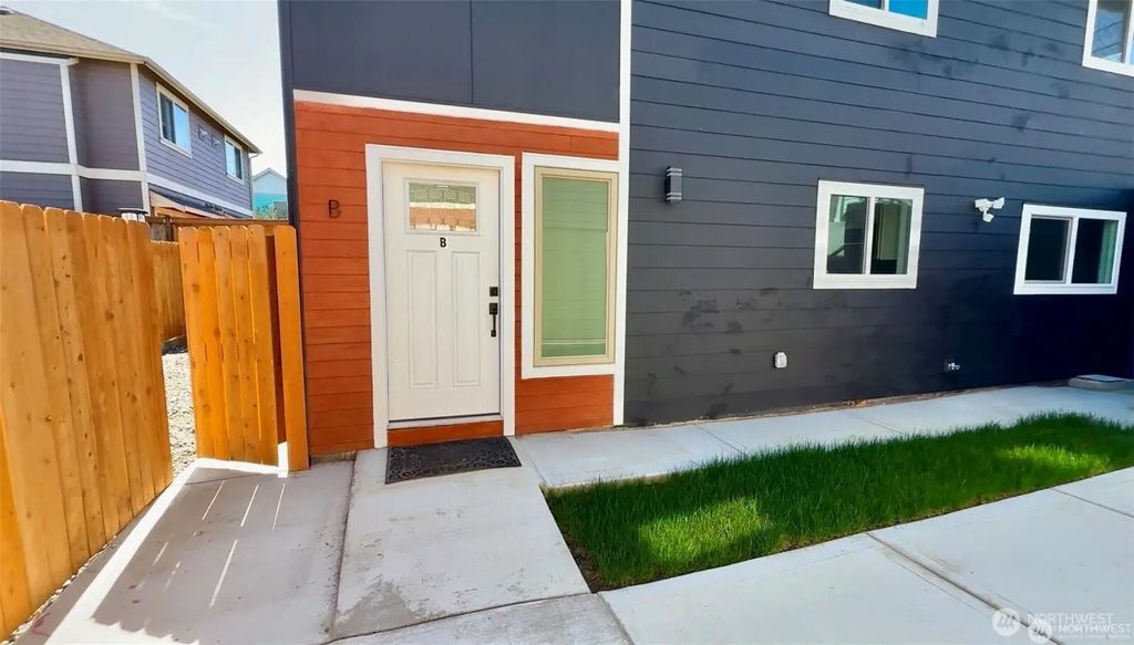 9040 17th Avenue Sw, Seattle