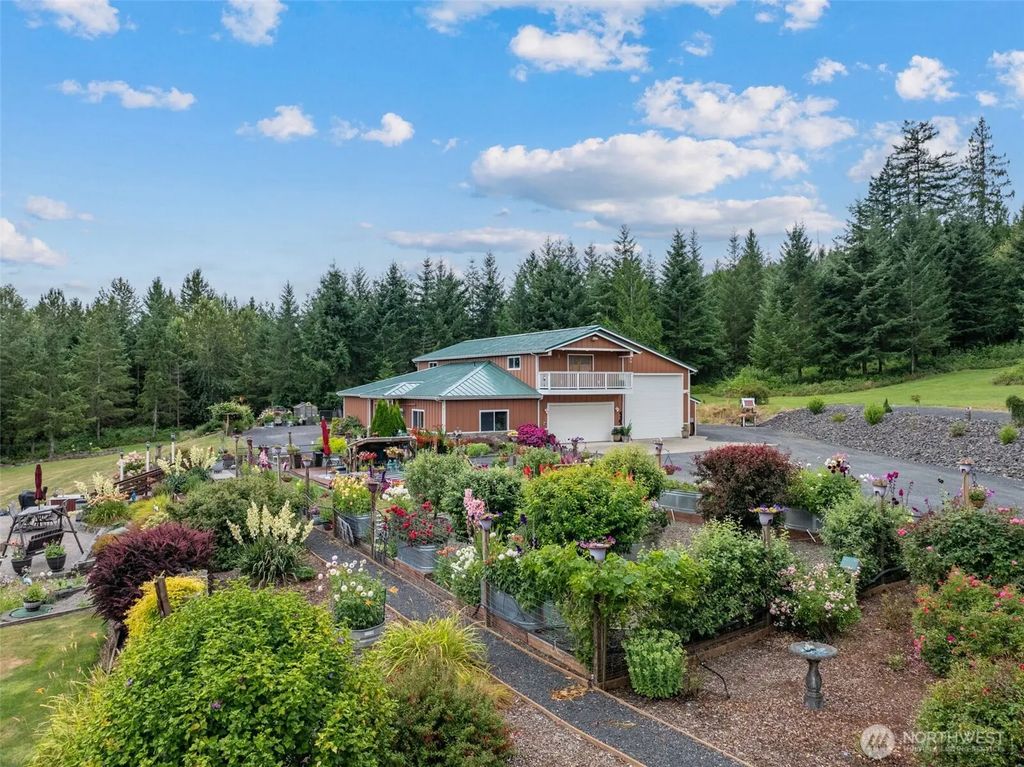 222 Volcano Lane, Chehalis