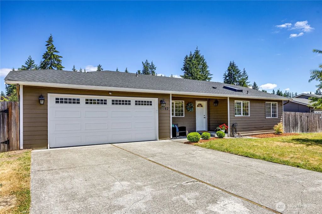 19782 Mosjon Circle Ne, Poulsbo