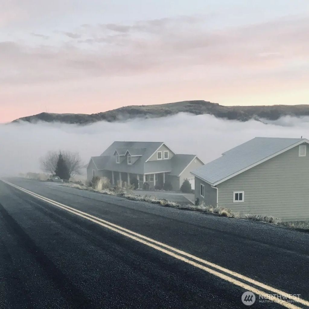 45720 Geostar Drive, Grand Coulee