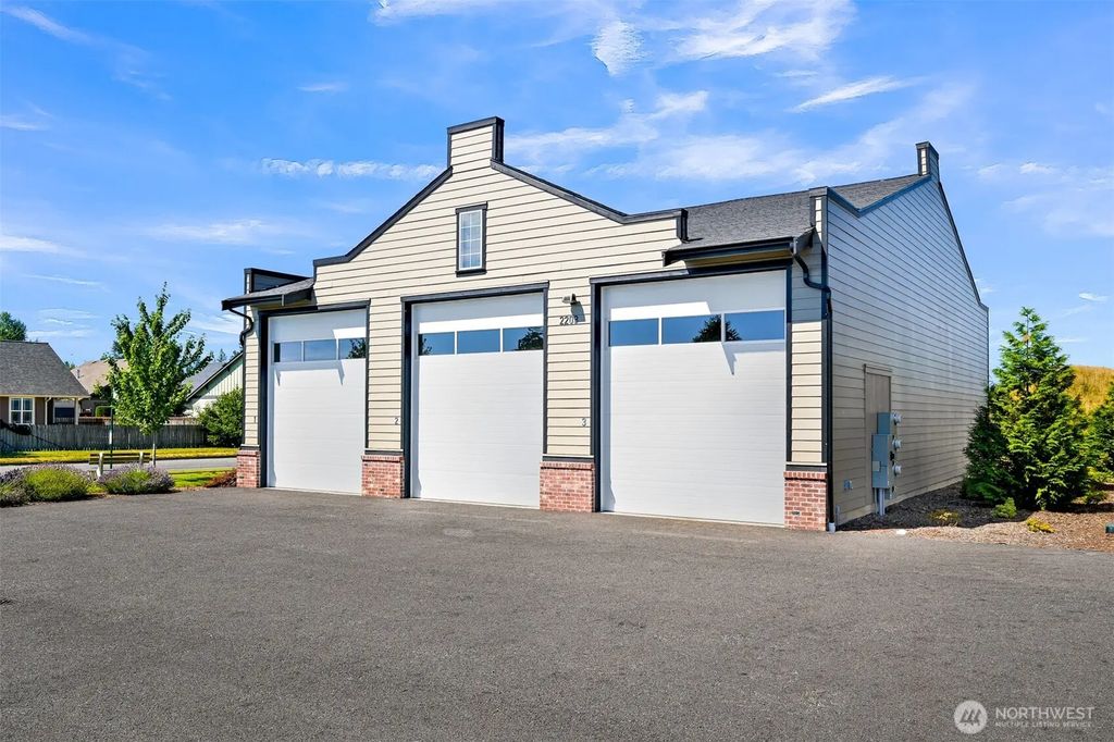 2203 Mercedes Drive 3, Lynden