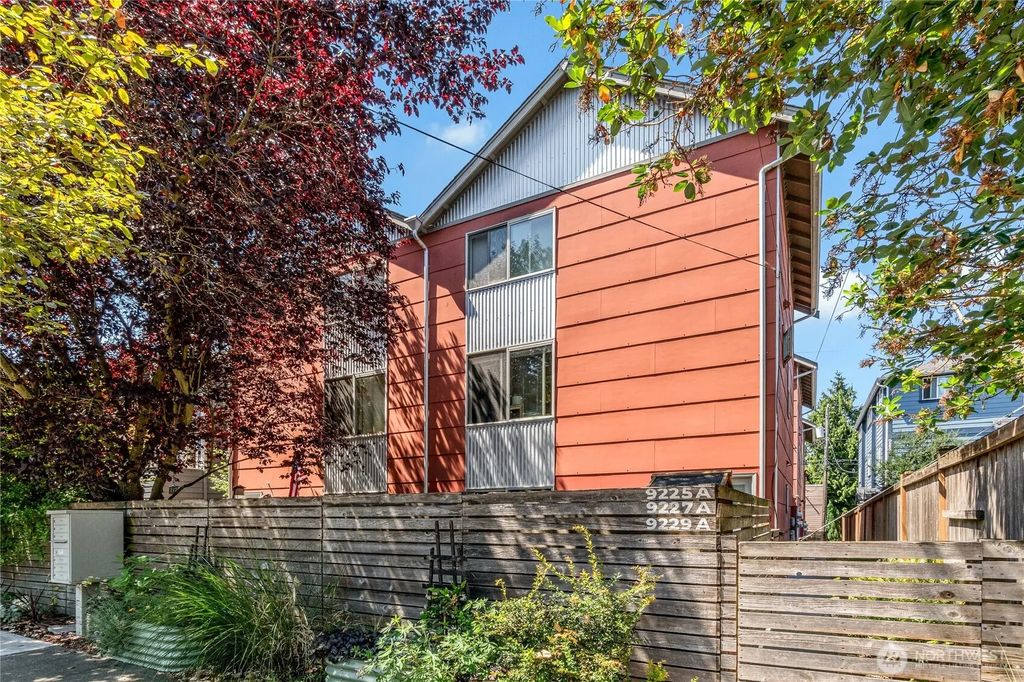 9229 17th Avenue Sw A, Seattle