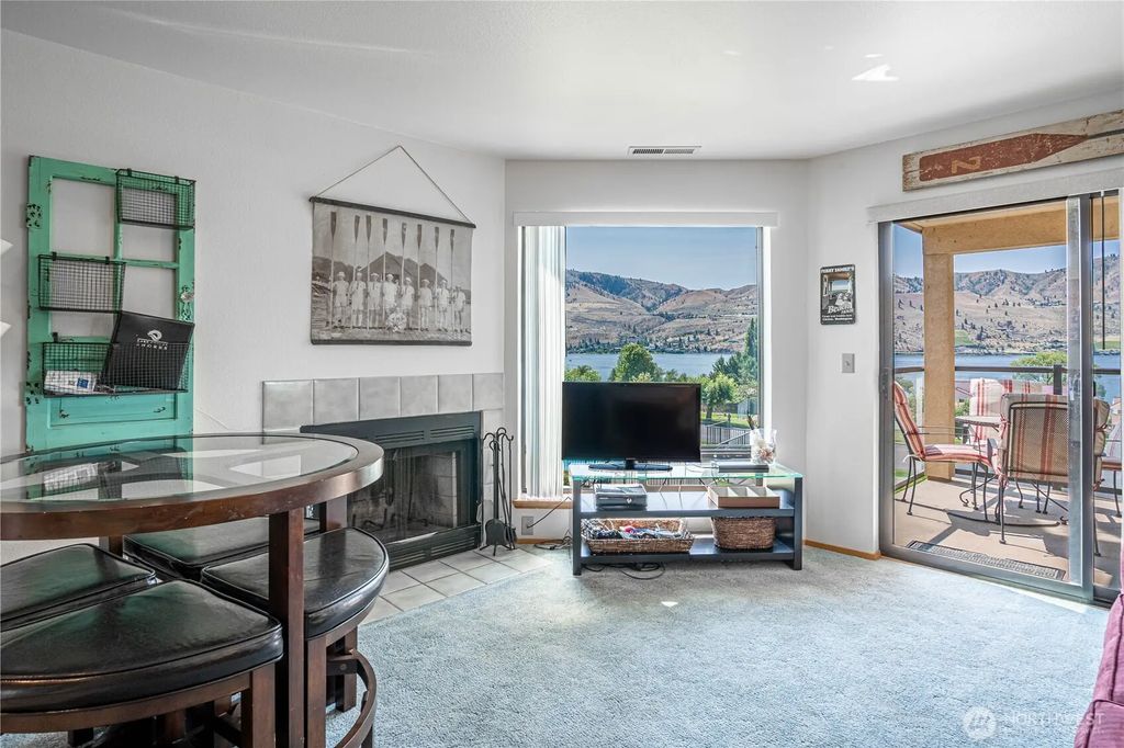 100 Lake Chelan Shores 17-11, Chelan