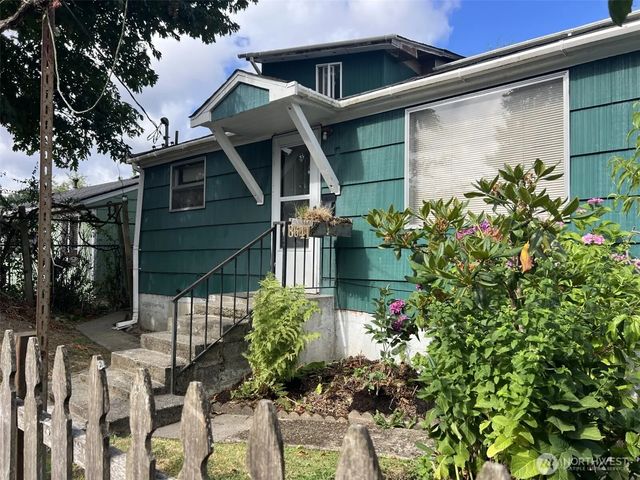 8641 45th Avenue S, Seattle