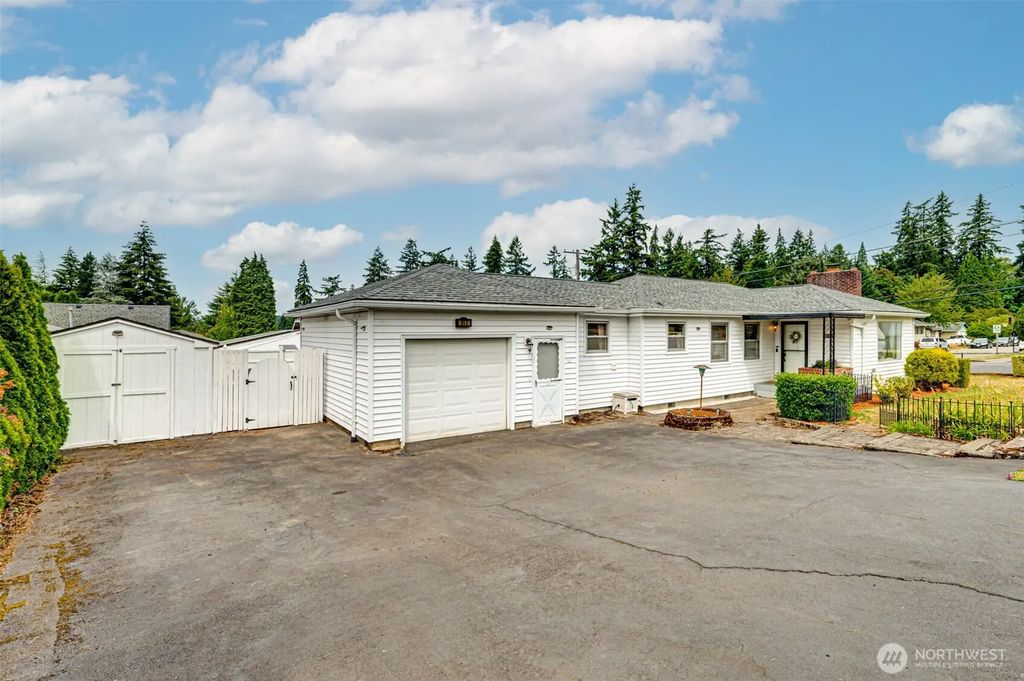 813 N 16th Avenue, Kelso