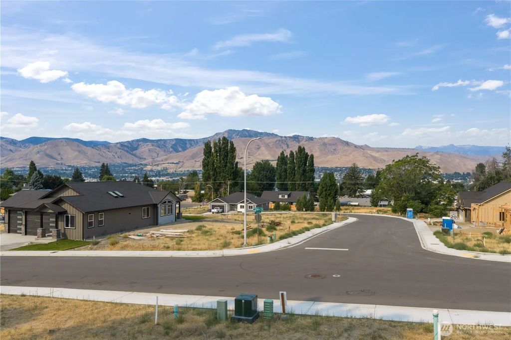 3267 Nw Brianna Ave (lot 14) Place, East Wenatchee