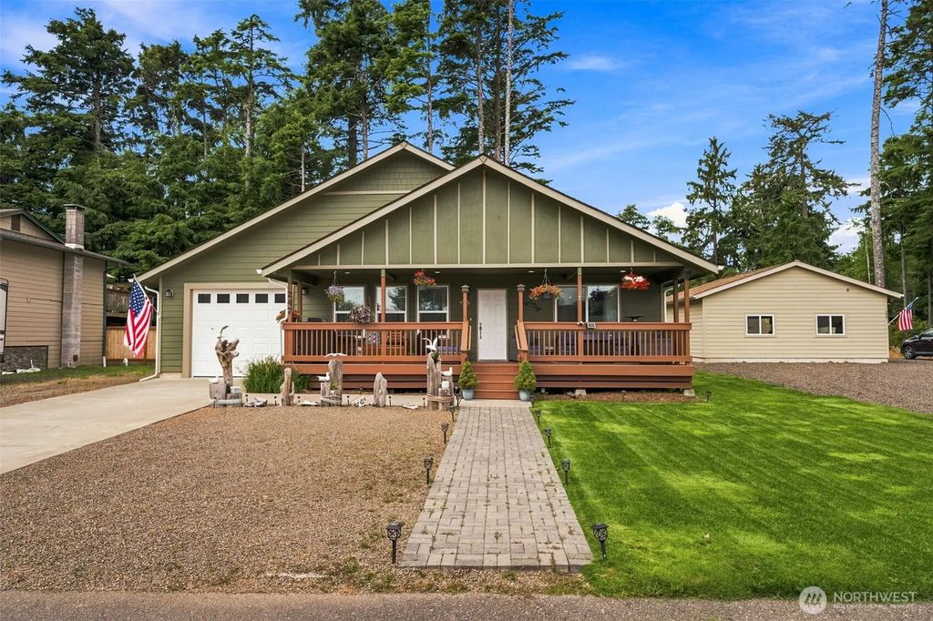 247 Fisher Avenue Ne, Ocean Shores