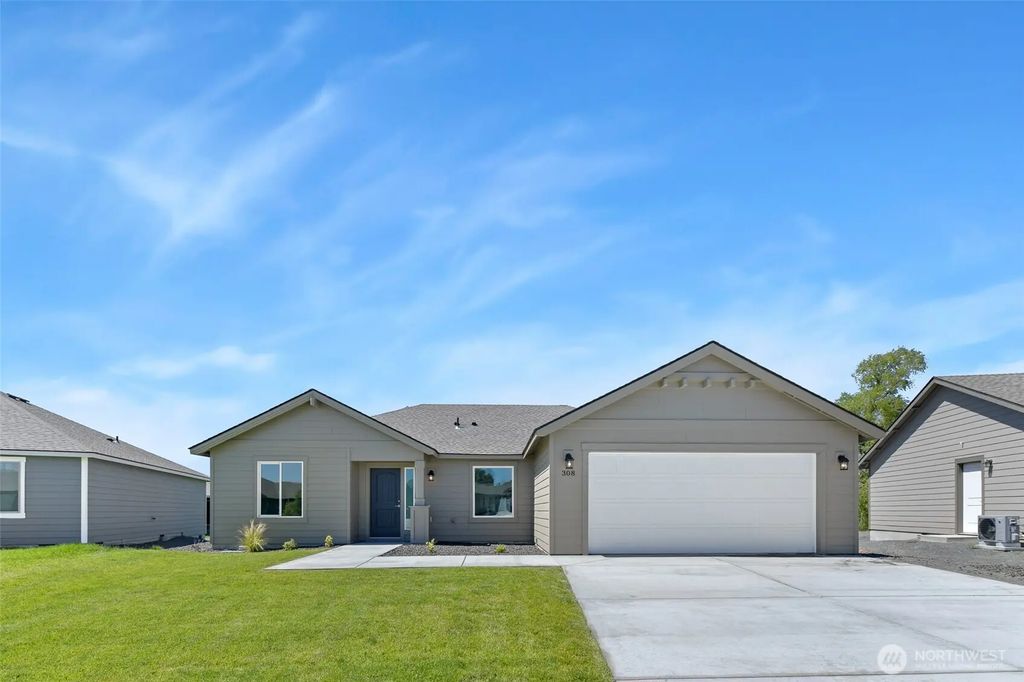 308 N Sandy Loop, Moses Lake