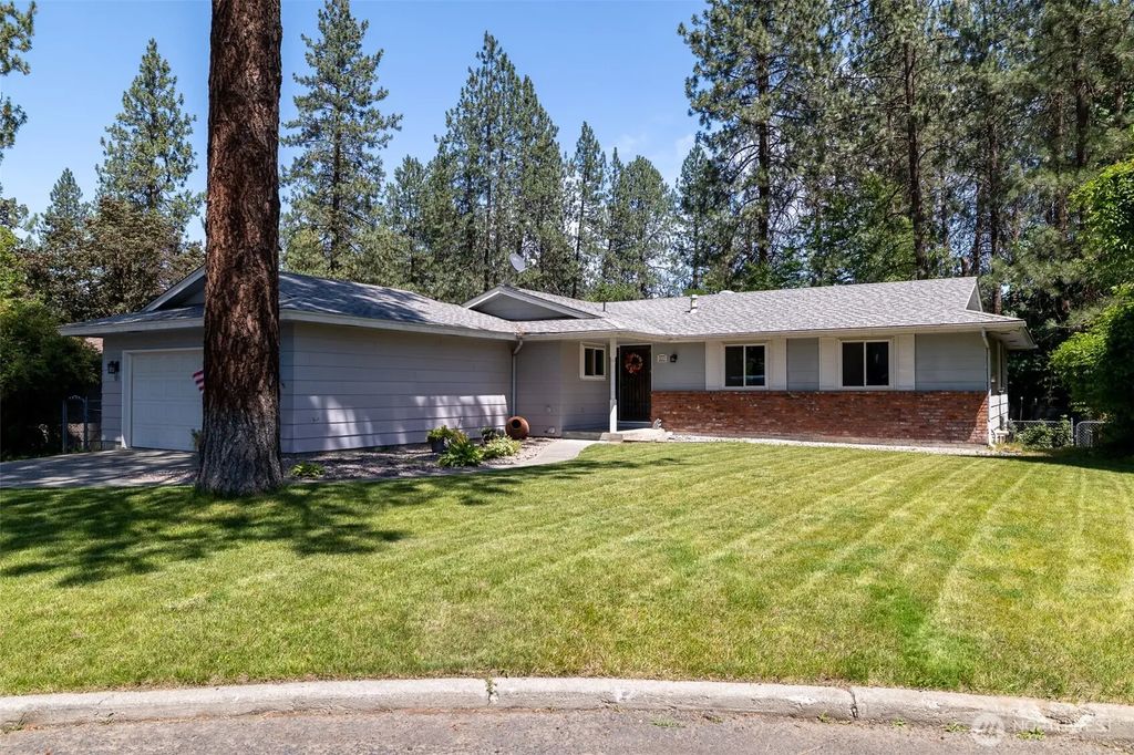 5211 W Myrtlewood Court, Spokane
