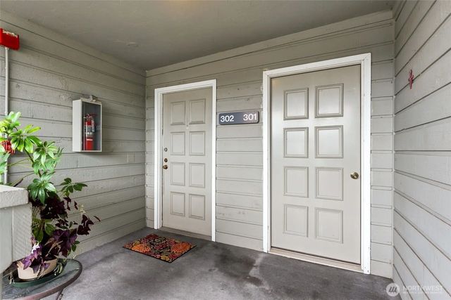 22211 6th Avenue S 301, Des Moines