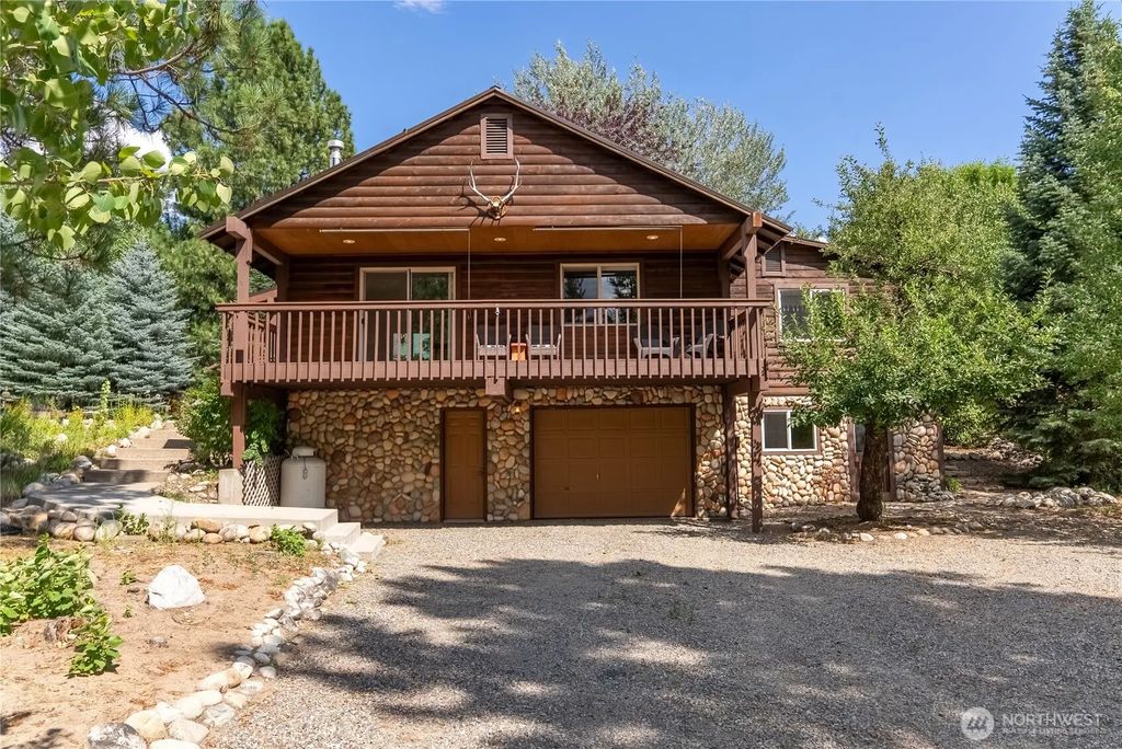 14 Apple Way N, Winthrop