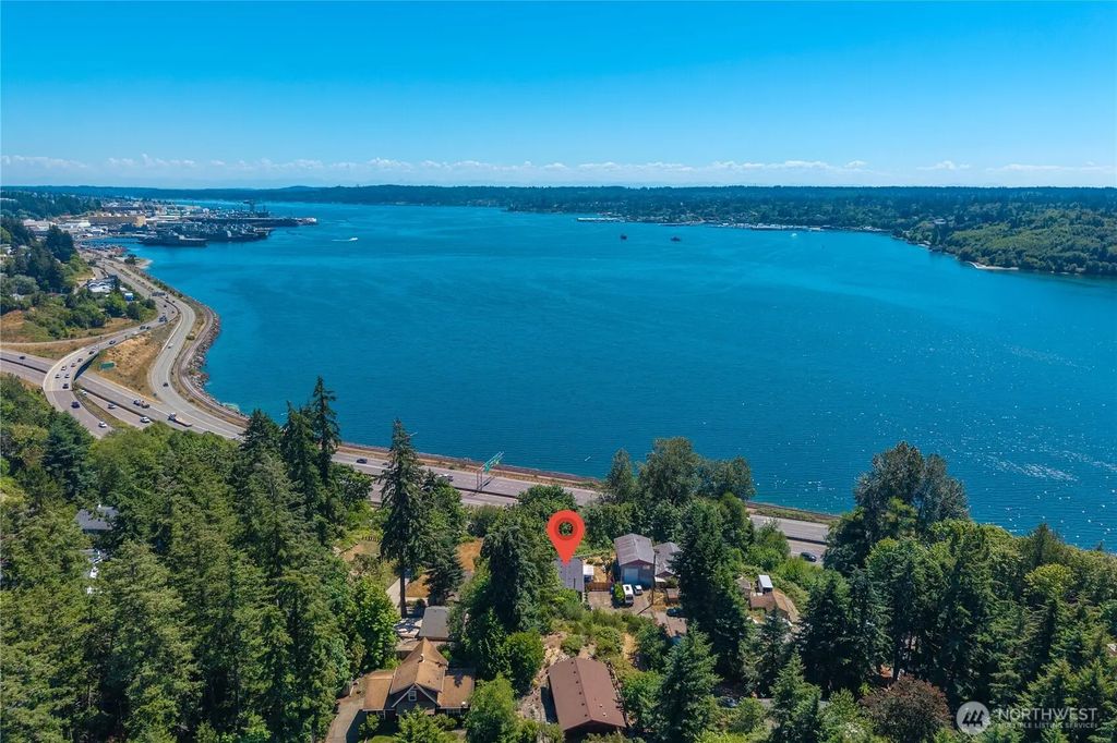 1898 Vista Lane W, Bremerton
