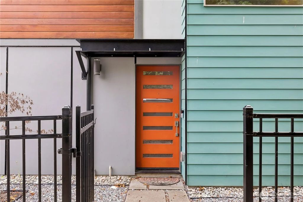 2035 A Nw 62 Nd Street, Seattle