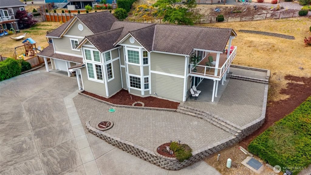 6226 Hinman Drive, Clinton