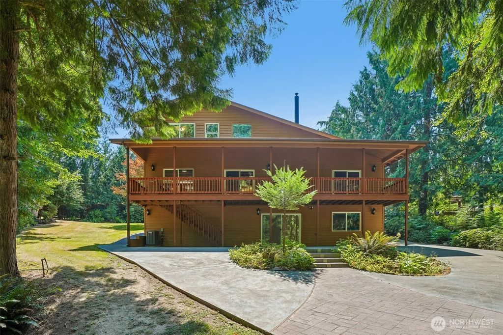 720 Ostrander Rd, Kelso