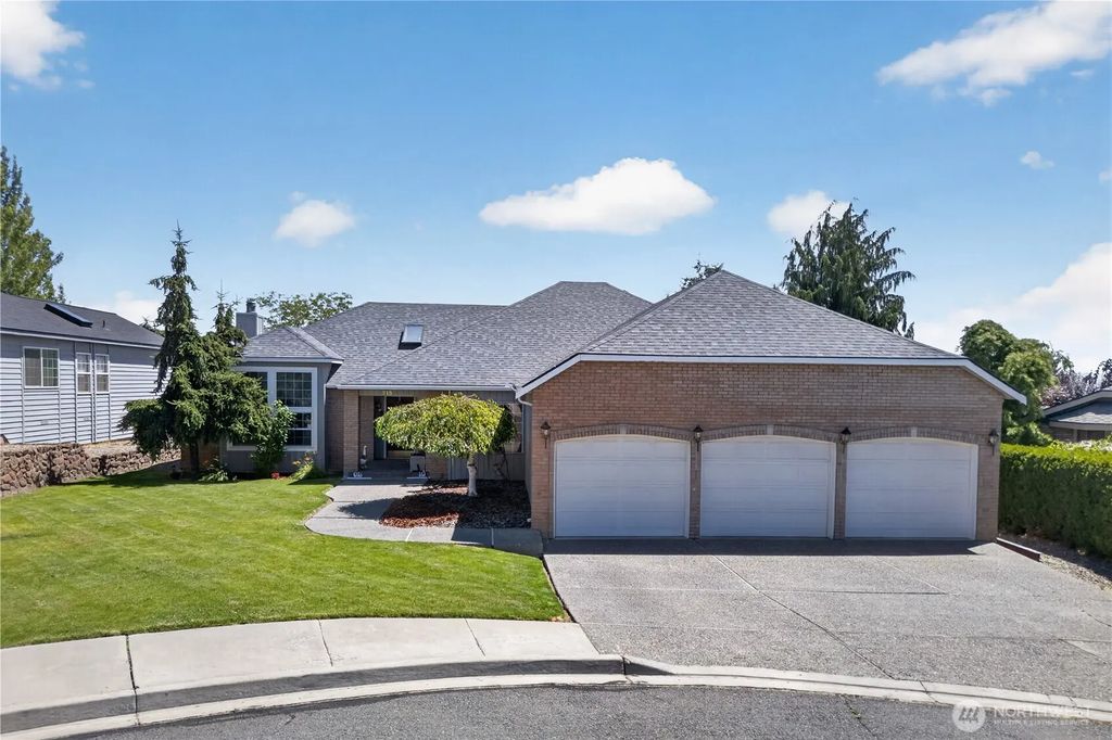 213 S 78th Avenue, Yakima