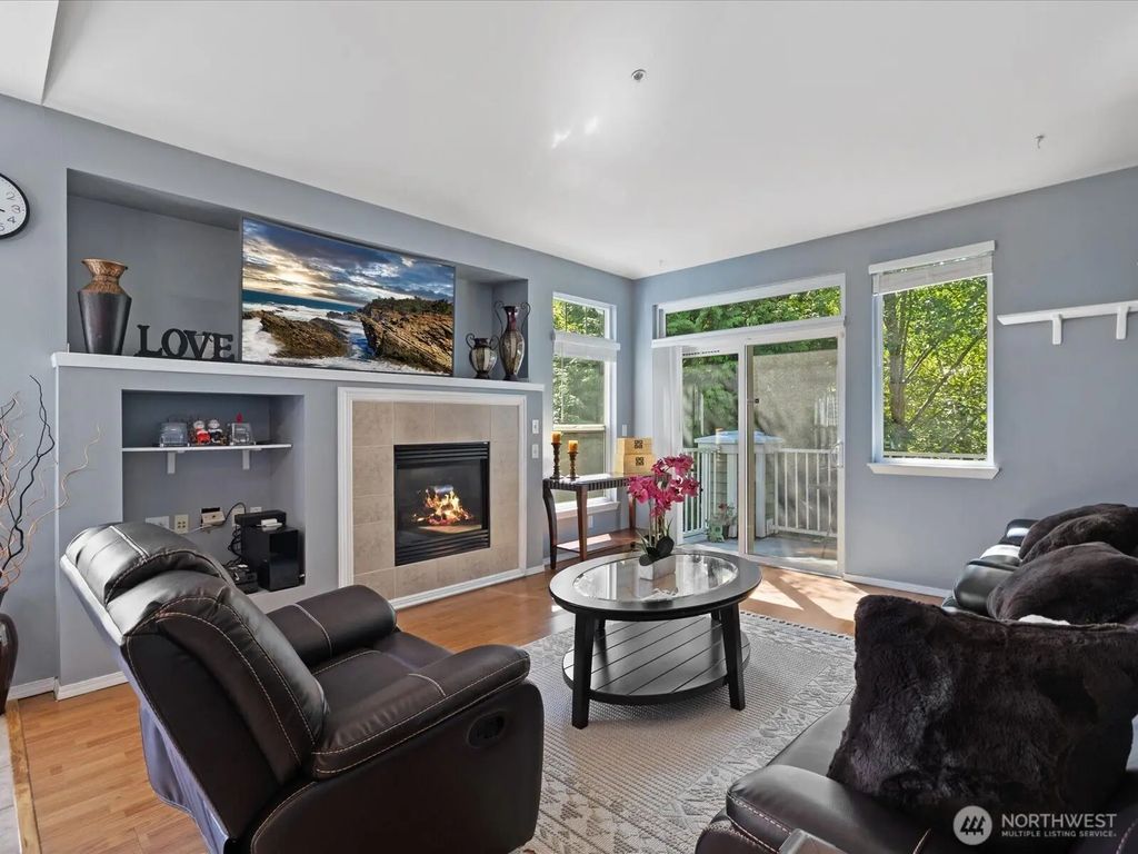 12712 Admiralty Way C301, Everett
