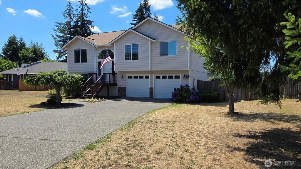128 Berggren Road N, Eatonville
