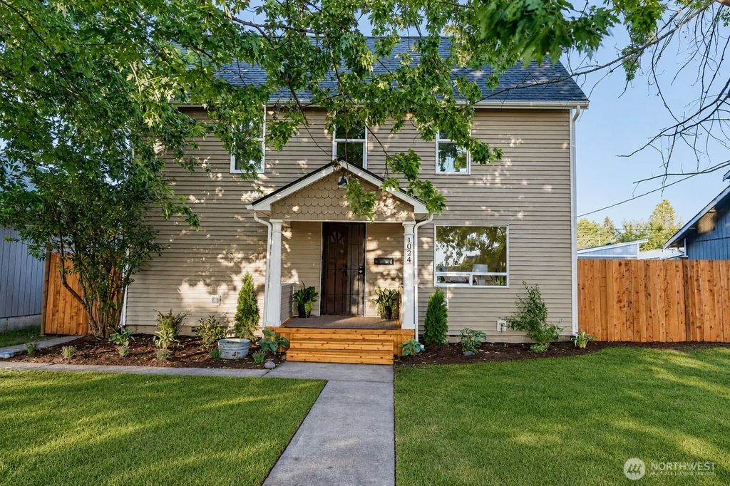 1024 H Street, Centralia