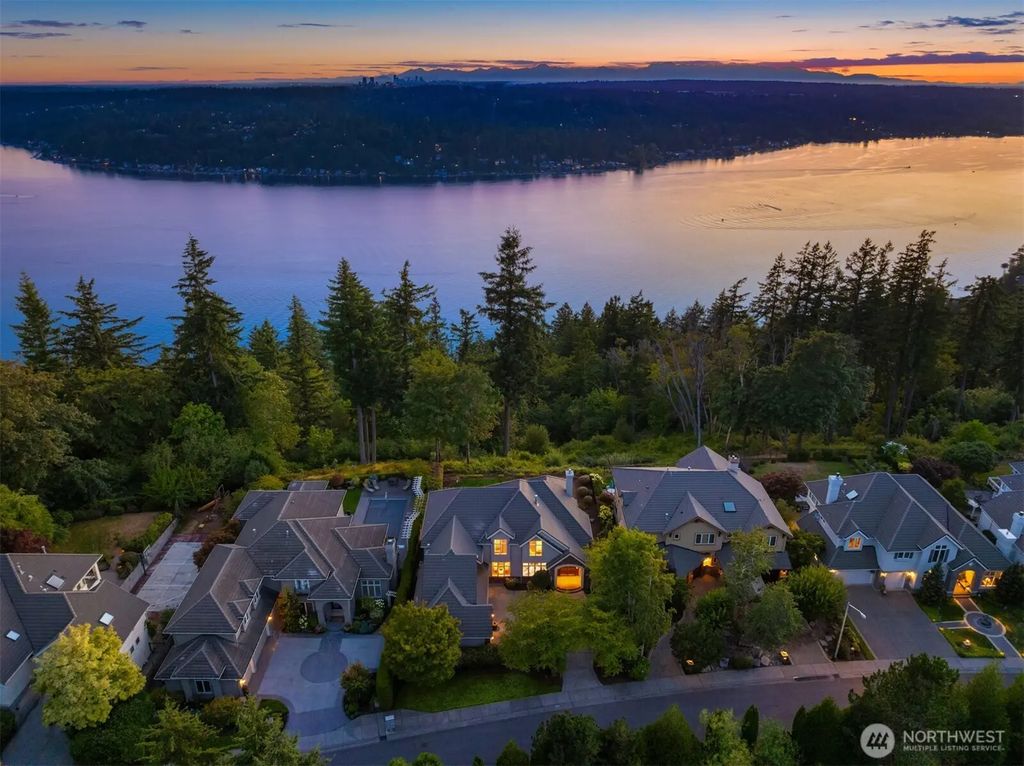 2451 204th Terrace Ne, Sammamish