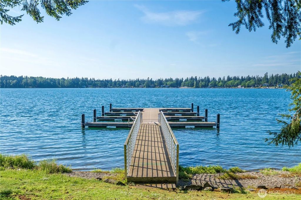 4 Thornewood Lane Sw, Lakewood