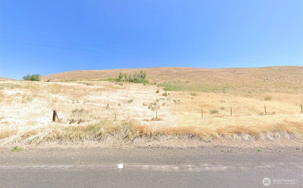17295 N Wenas Road, Selah