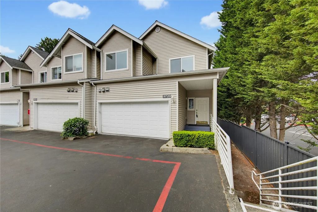 9729 26th Avenue Sw 404, Seattle