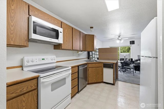 4200 Factoria Boulevard Se B-2, Bellevue