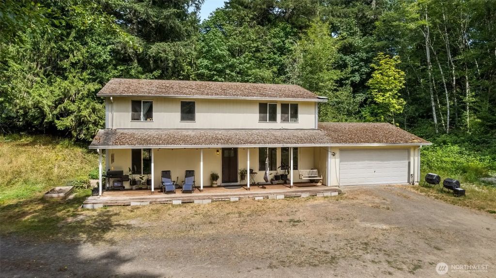911 E Dawn Drive, Allyn