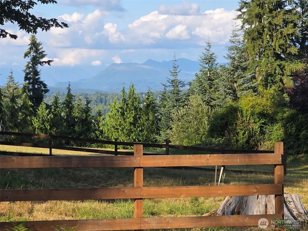 13324 242nd Avenue Ne, Woodinville