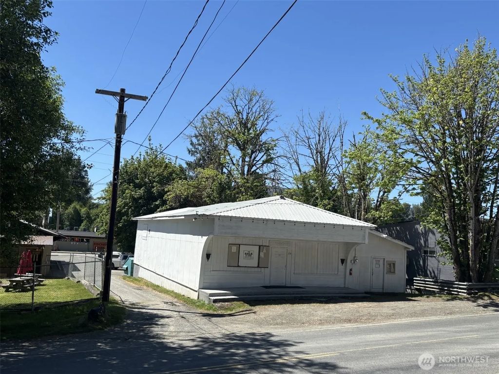 216 Silverbrook Road, White Pass
