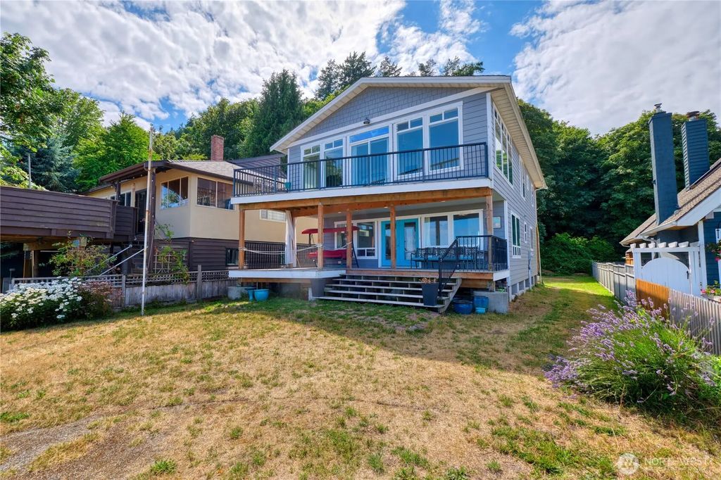 177 Bay View Drive, Point Roberts
