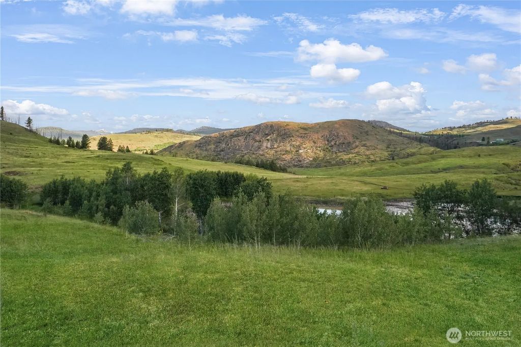 Hidden Hills Lane, Tonasket