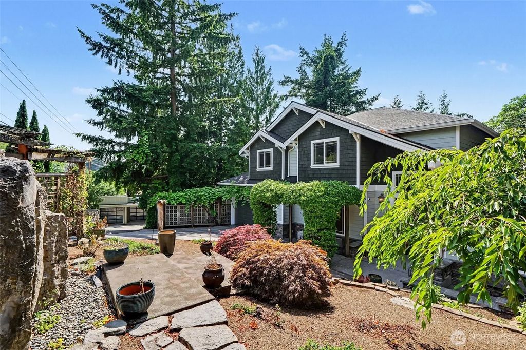 13128 Se Newport Way, Bellevue