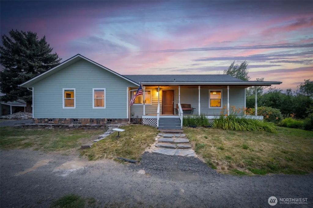 8511 E Hamilton Road, Chattaroy