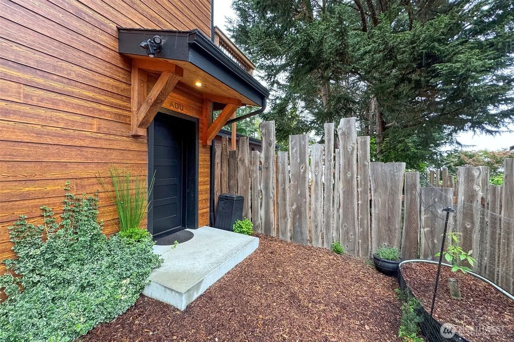 392 Buckloop Road, Sequim