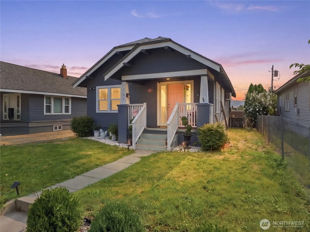 203 N Emerson Avenue, Wenatchee