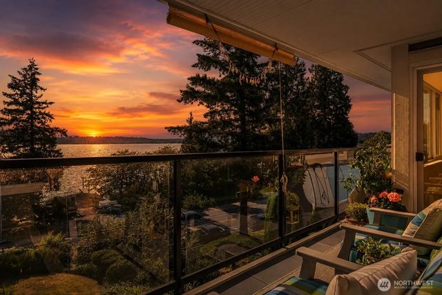 6620 Lake Washington Boulevard Ne 303, Kirkland