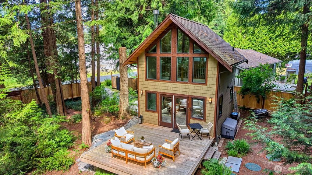 256 Windsor Drive, Point Roberts