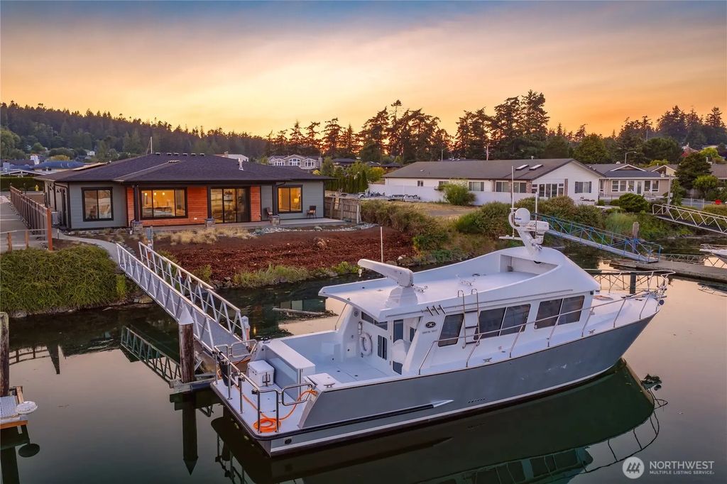 1907 Cay Way, Anacortes