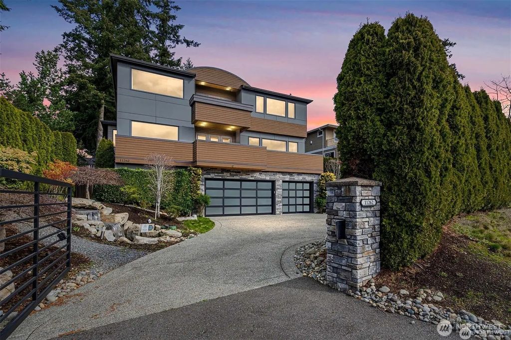 11262 Se 34th St, Bellevue