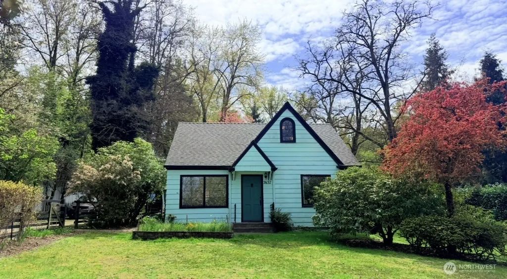 7637 Ne 165th Street, Kenmore