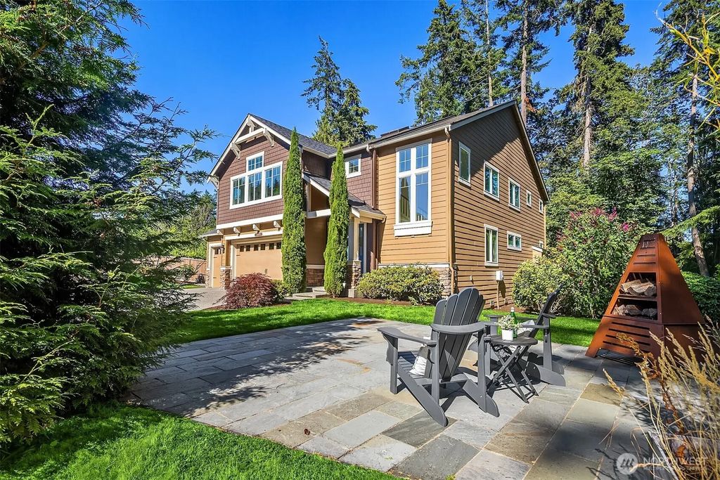 13874 Lavigne Court Ne, Bainbridge Island