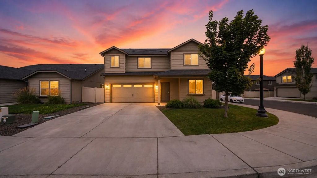 543 Sw Angelina Loop, College Place