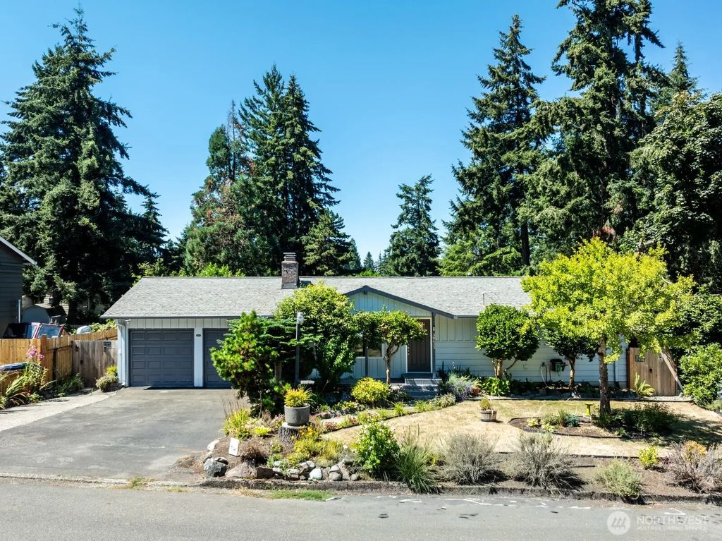 30633 4th Avenue S, Federal Way