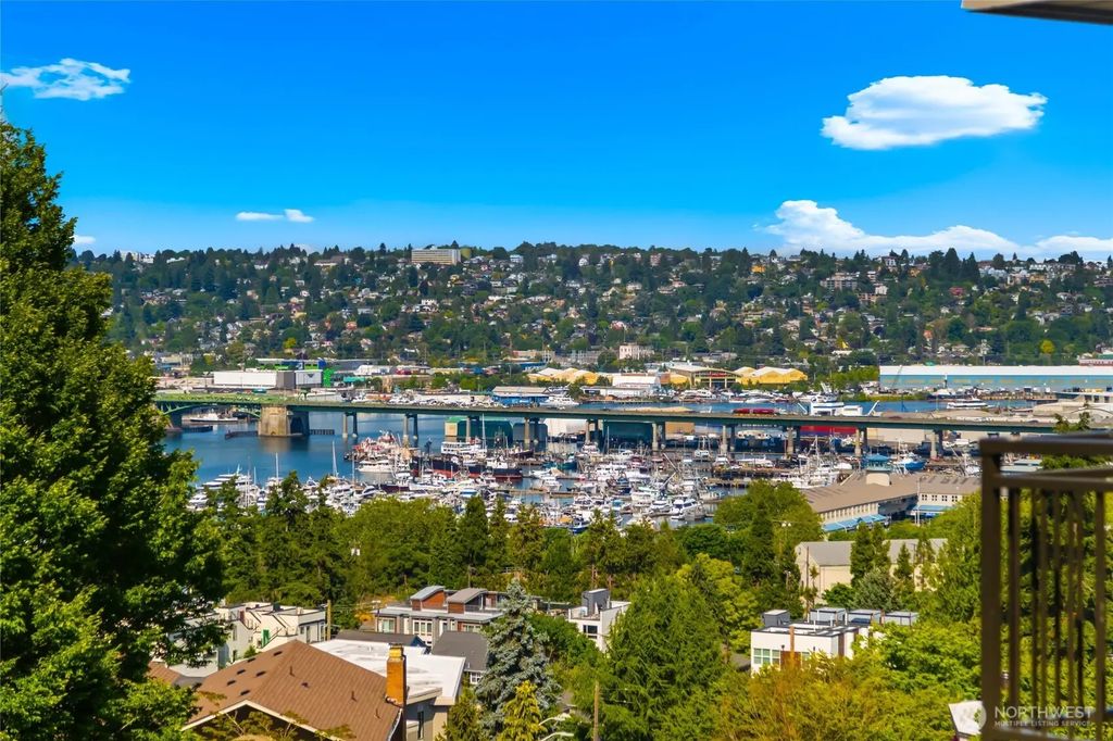 3650 26th Place W 402a, Seattle